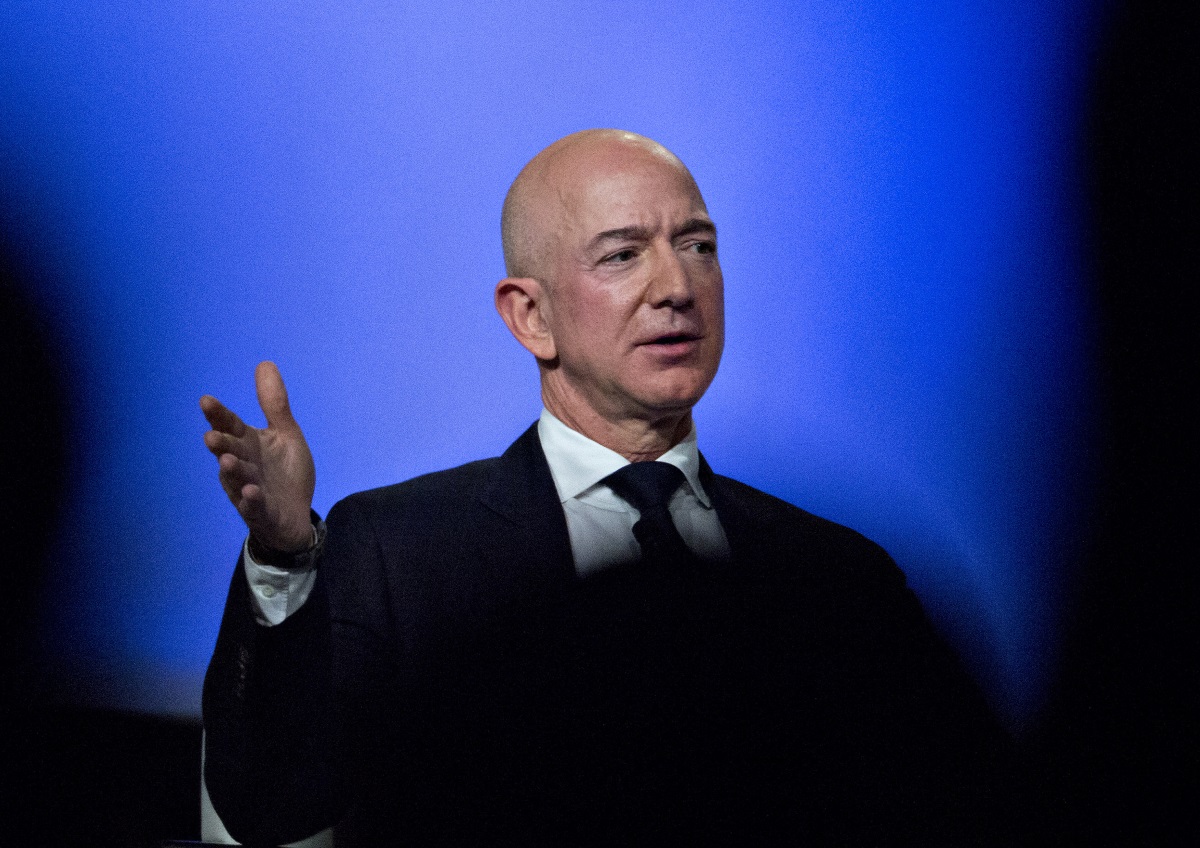 Ο Jeff Bezos Πούλησε Μετοχές Της Amazon Αξίας 2 Δισ. Δολαρίων | It'S ...